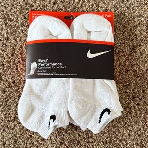 New Nike Boys' White Cushioned Athletic Socks